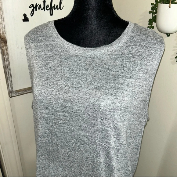 Ava & Viv gray sleeveless top - Picture 2 of 6